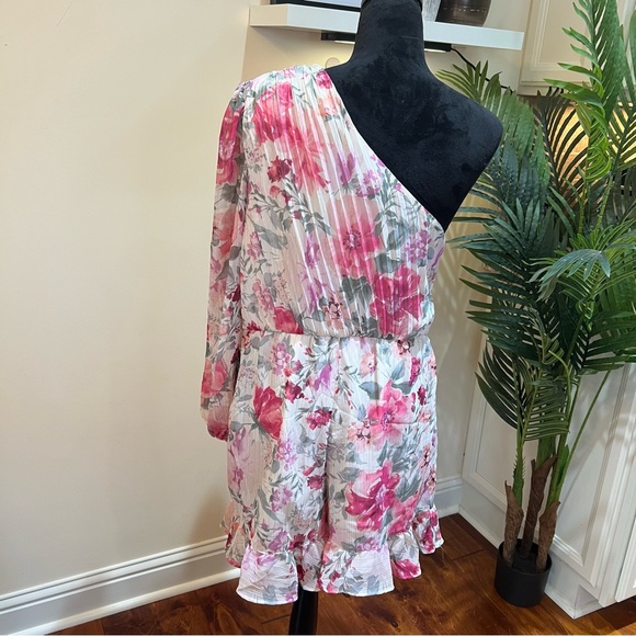 Express Metallic Floral One Shoulder Pleated Faux Wrap Front Romper Large - Picture 9 of 13
